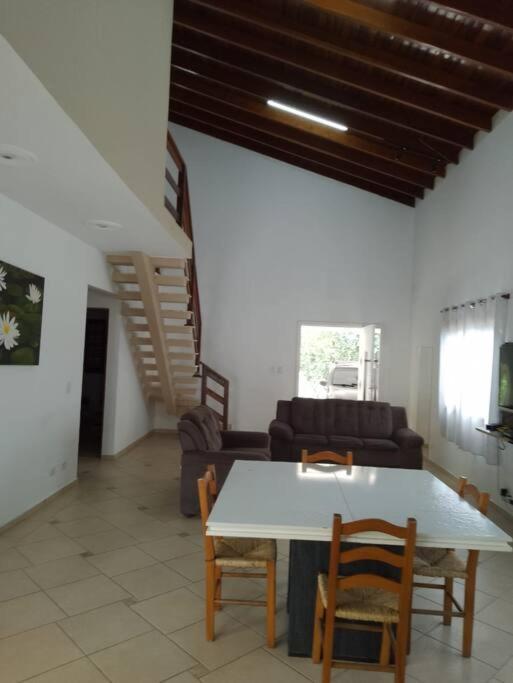 Lindo Sobrado No Condominio Бертиога Екстериор снимка