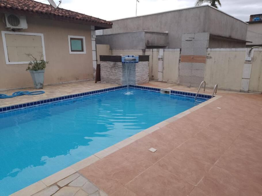 Lindo Sobrado No Condominio Бертиога Екстериор снимка